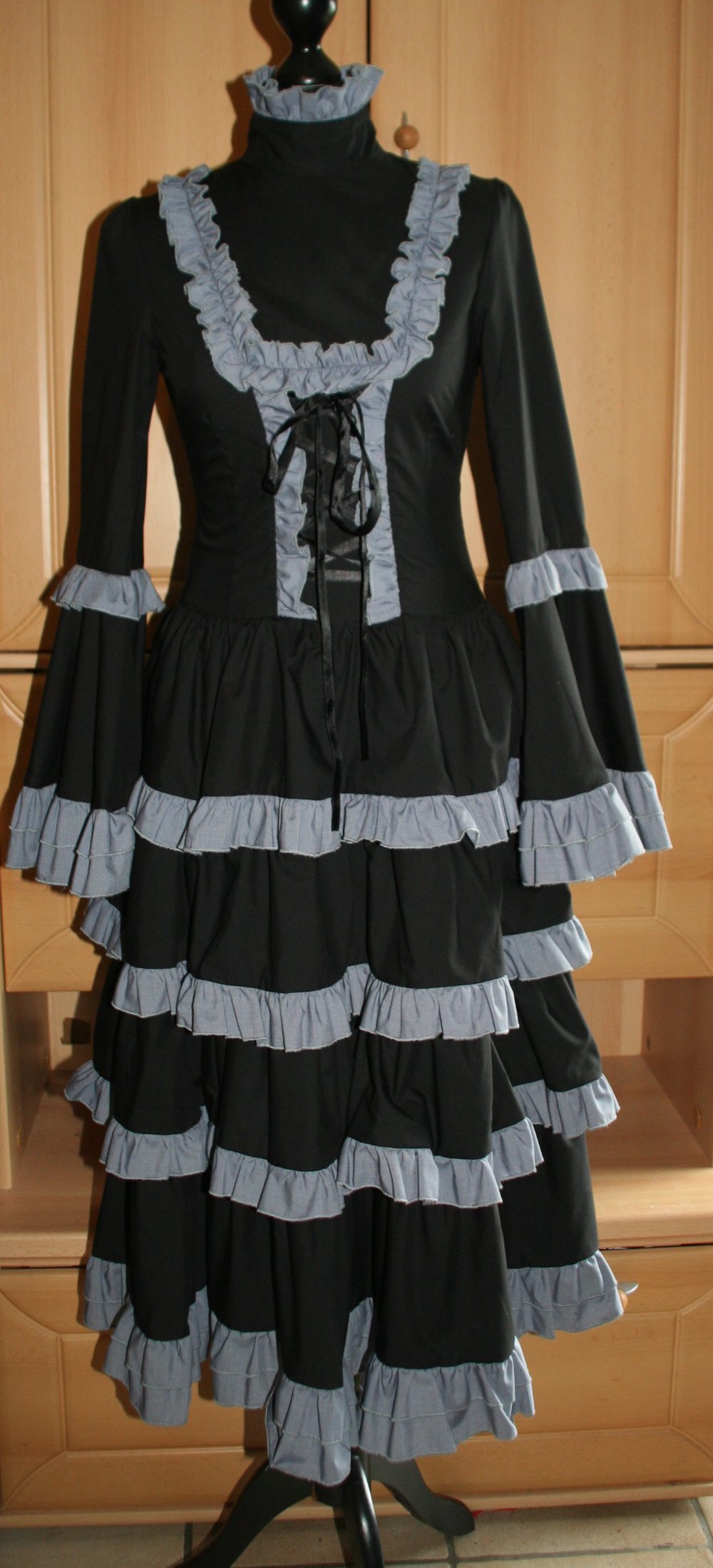 Lolita Cosplay Kleid empire Stil Visual Kei schwarz grau Gr. 36 /S
