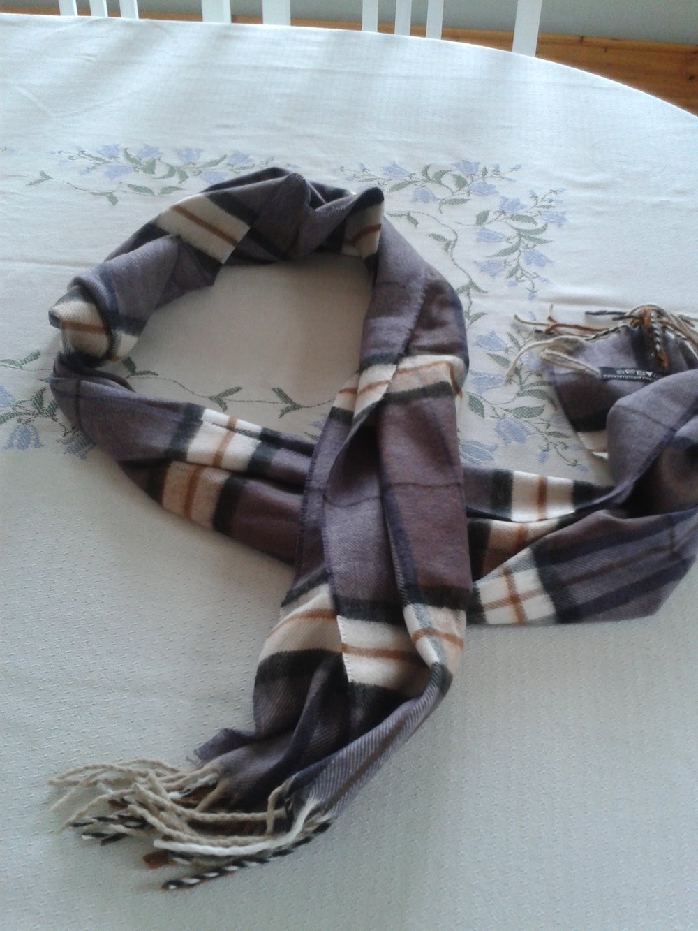 Schal lila-braun kariert