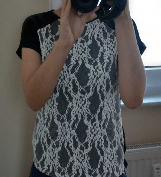 Schönes Zara Spitzen Shirt schwarz weiß mit Reißverschluss im Rücken NEU XS S 34 36 Blogger