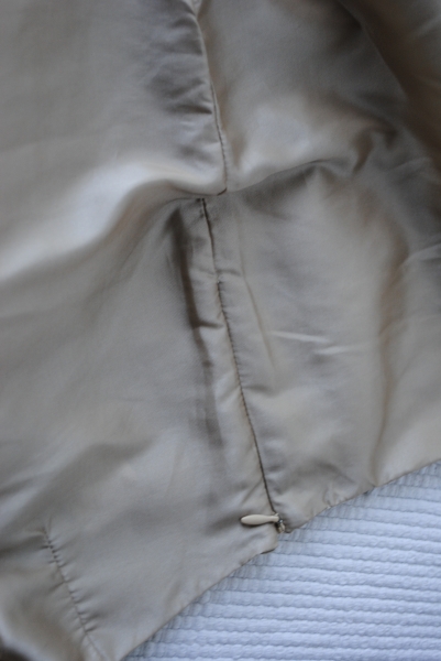 Zara Satin  Hose beige mit  gold Stickerei  34/ 36