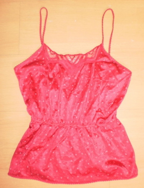 Bonbonfarbenes Glanzsatin-Spitzentop – 80er Original! / Huber-Masche 