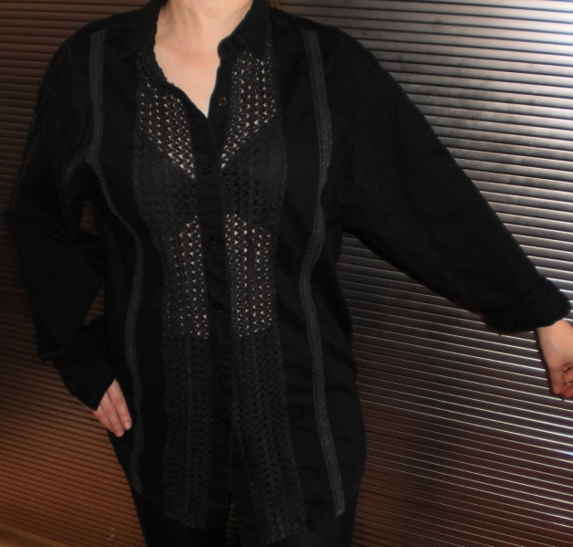 Sexy schwarze lange Stick-/Spitzendesign Stoffbluse aus den 90ern!