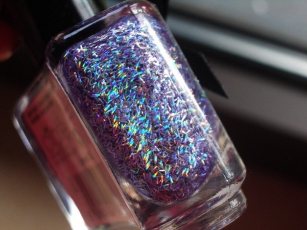 Ciaté Nagellack  JEWEL  083    Flieder Stäbchenglitter   Holo-Effekt 