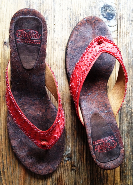 Süße Buffallo Pailletten-Sandalen in erdbeer-rot