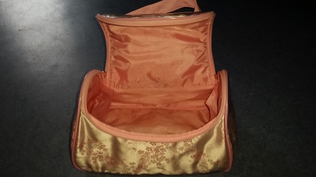 Kosmetiktasche  m. Schminktäschen 