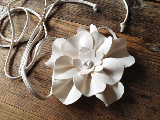 Gürtel oder Halsband Rose NEU