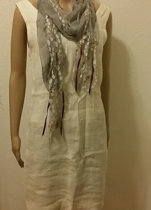 Tolles Kleid aus Leine für dem Sommer im Creme Farbe 