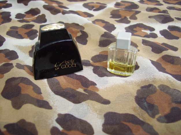 Gucci - Zwei Miniatur-Parfümflakons!