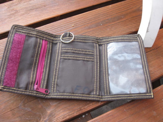 °°° Kleine Geldbörse mit Totenkopfmotiv °°°