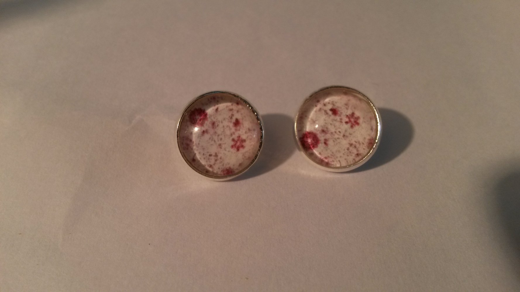 Ohrringe mit roten Blumen neu