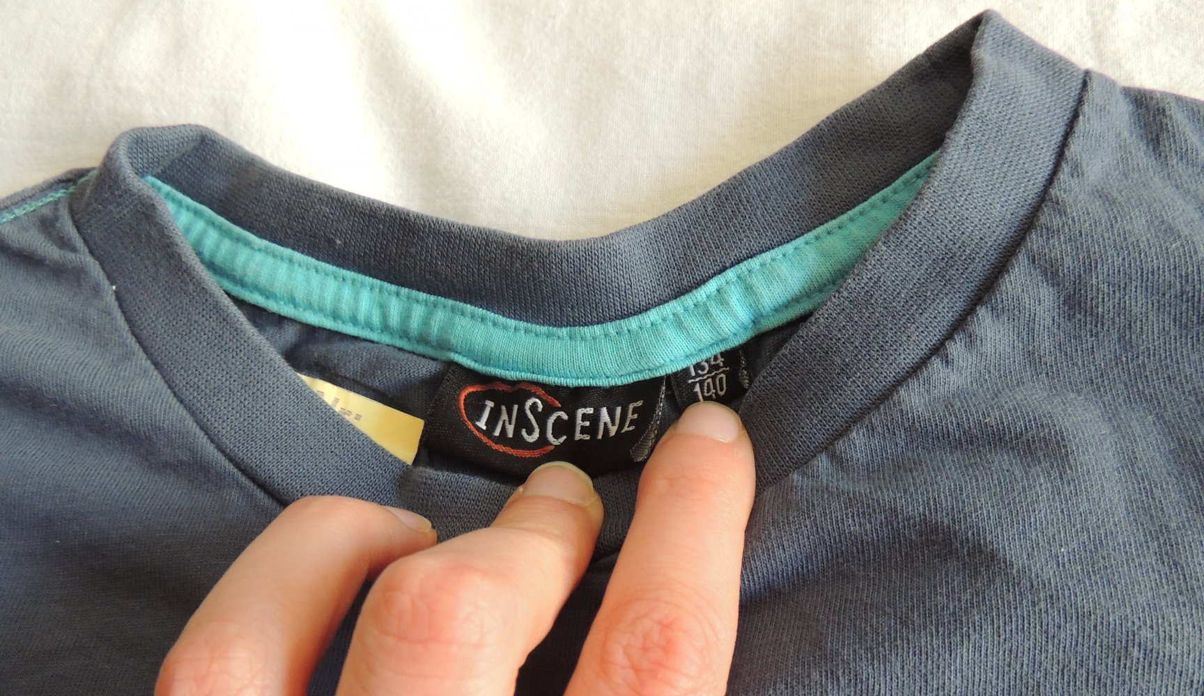 blaues Jungenshirt in 134/140