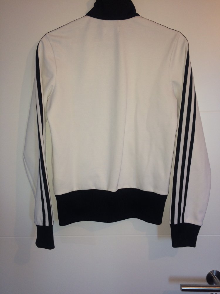 Sportliche Adidas-Jacke 