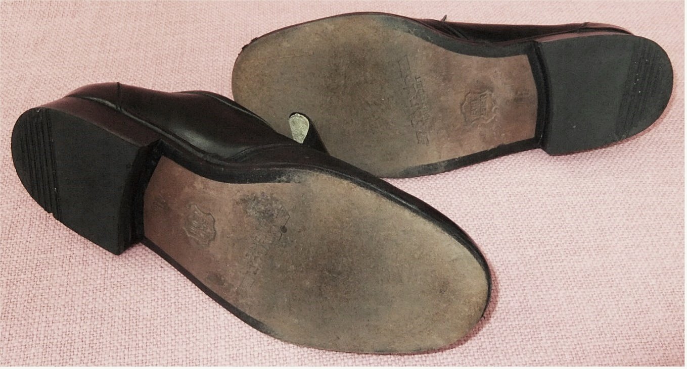 Halbschuhe von Sandra ; Innen - außen - unten Leder - schwarz - Größe 40