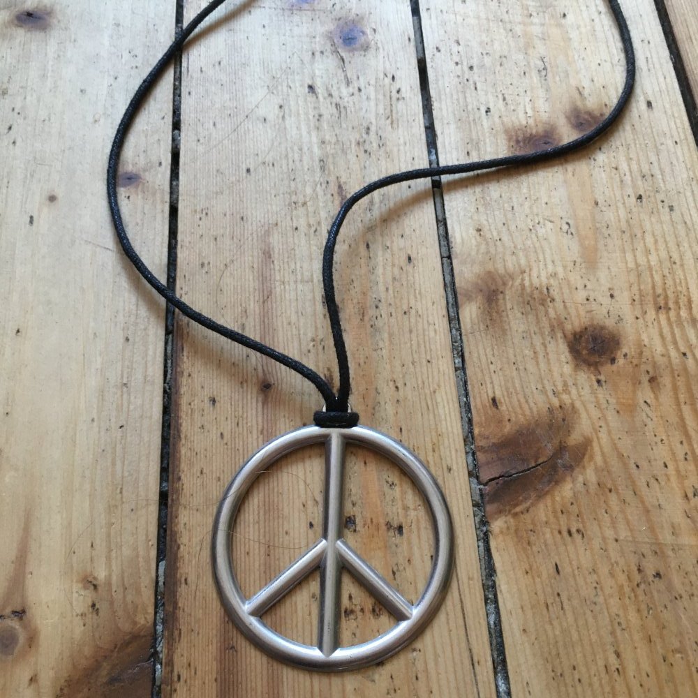 Kette mit großem Peace-Anhänger