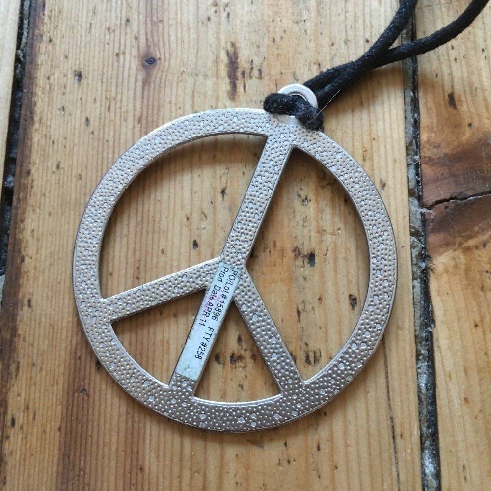 Kette mit großem Peace-Anhänger