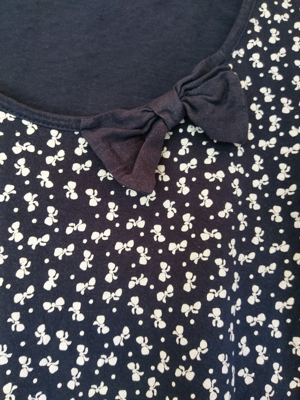 Leichter Pulli mit Schleifenmuster ca. Größe S