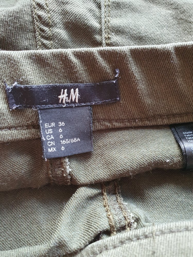 Khakifarbene Hose von H&M Größe 36