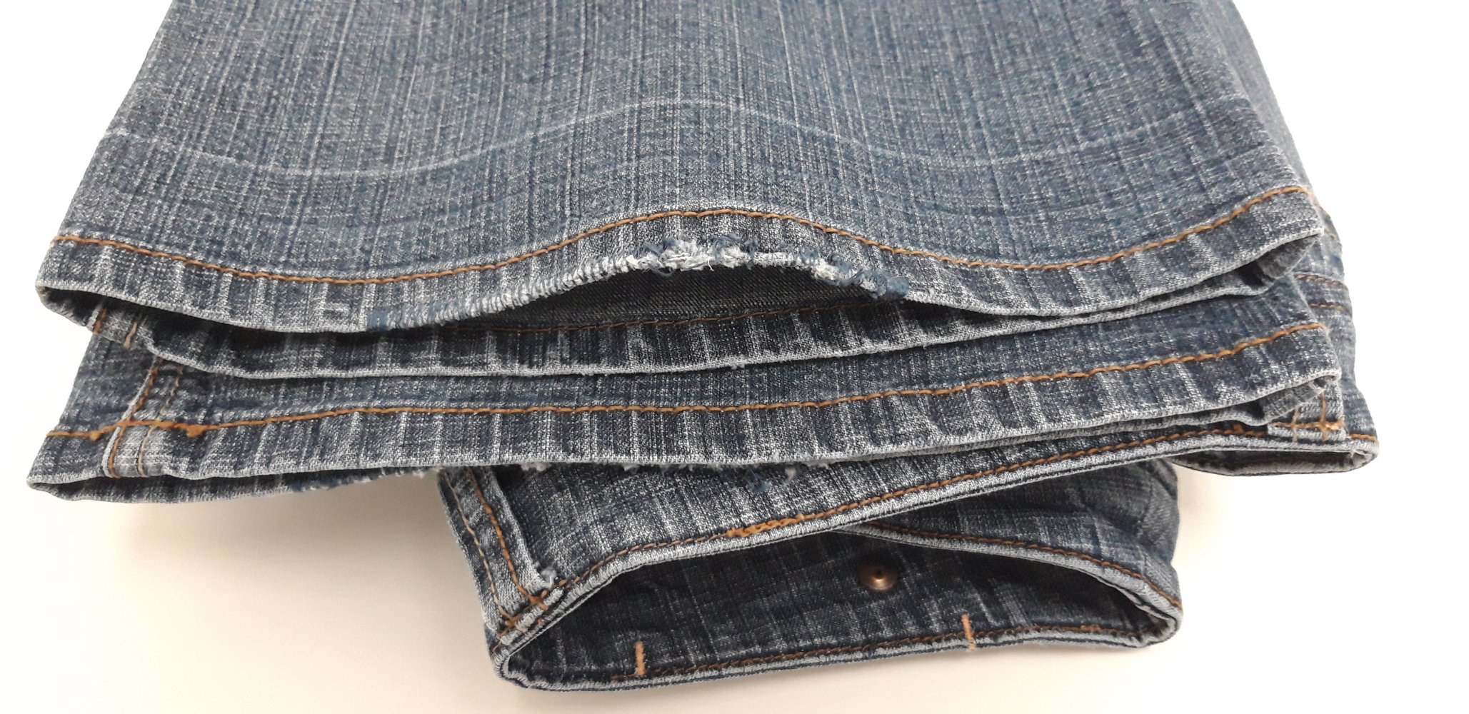 Ausgestellte Jeans