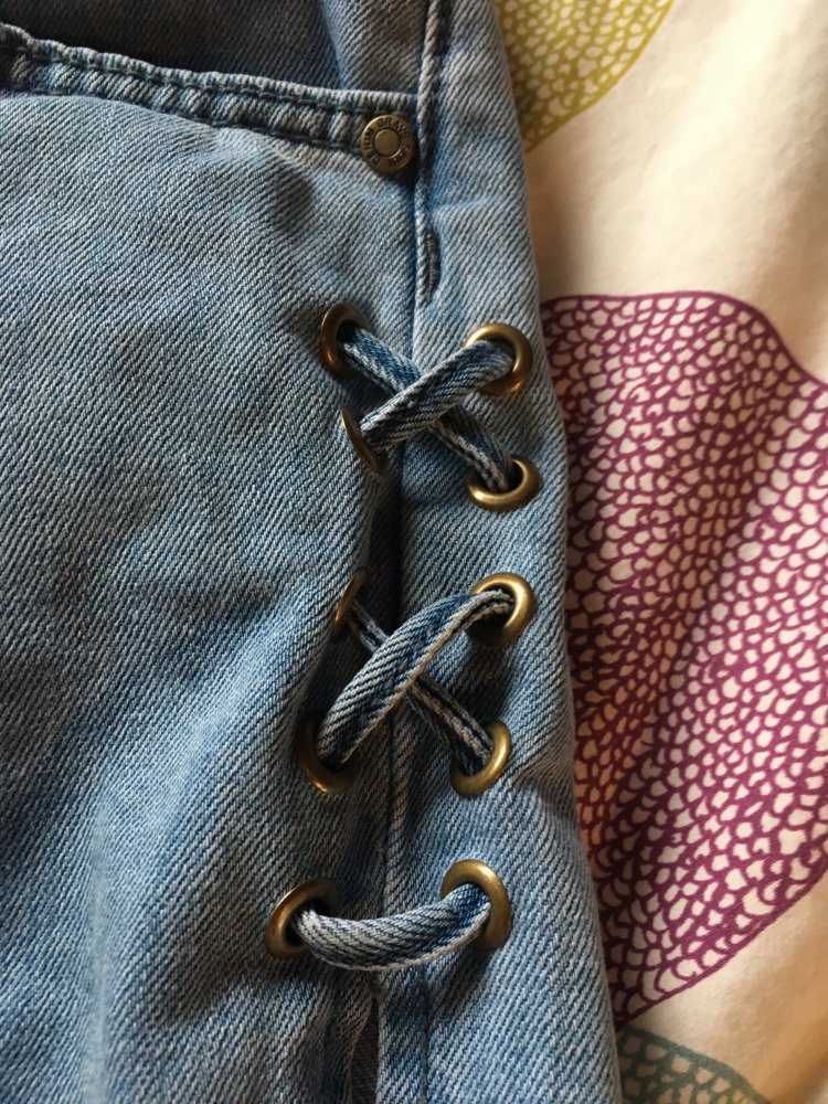 Hellblaue Jeanshotpans