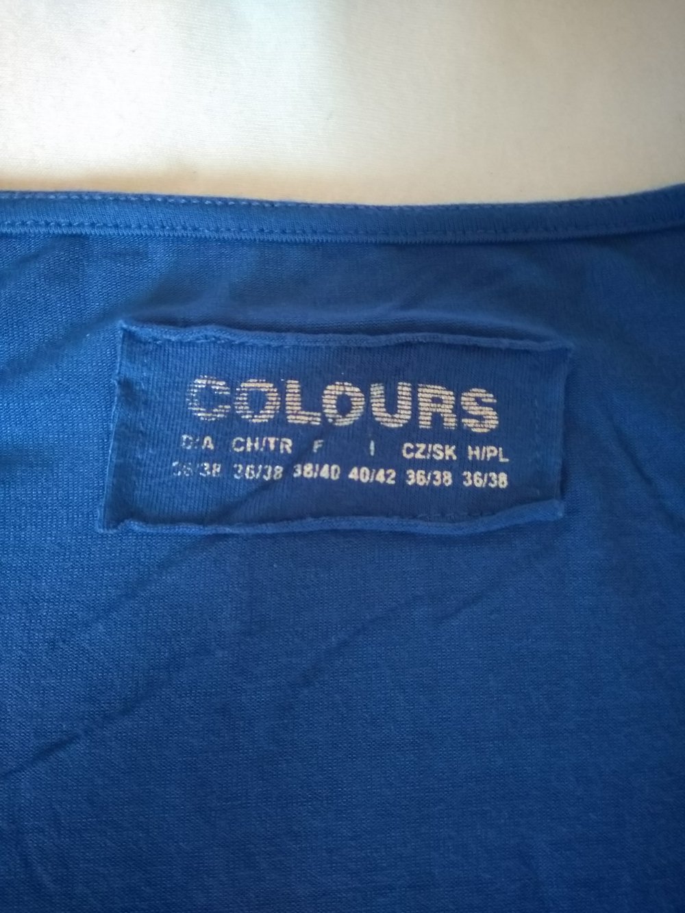 Schickes blaues T-Shirt