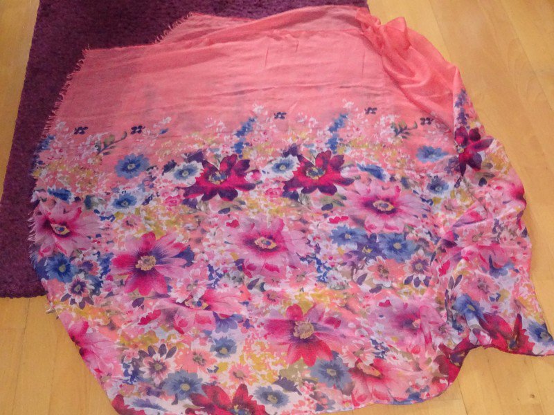 H&M Schal / Tuch bunt Blumen 
