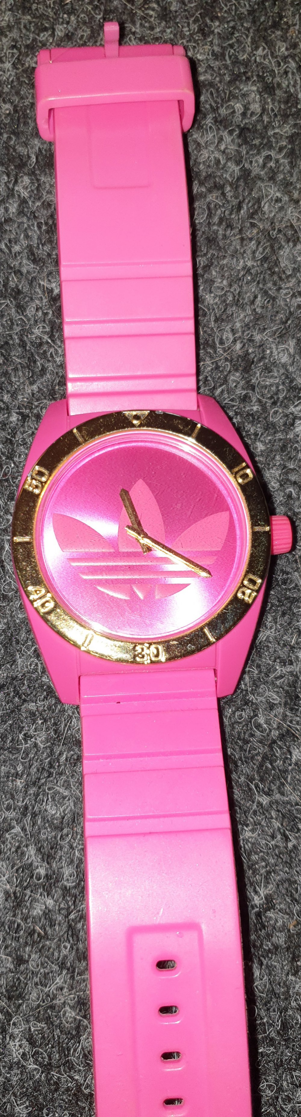 Pinke Uhr von Adidas 