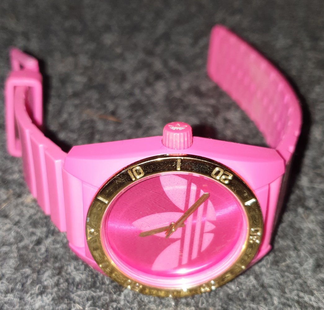 Pinke Uhr von Adidas 