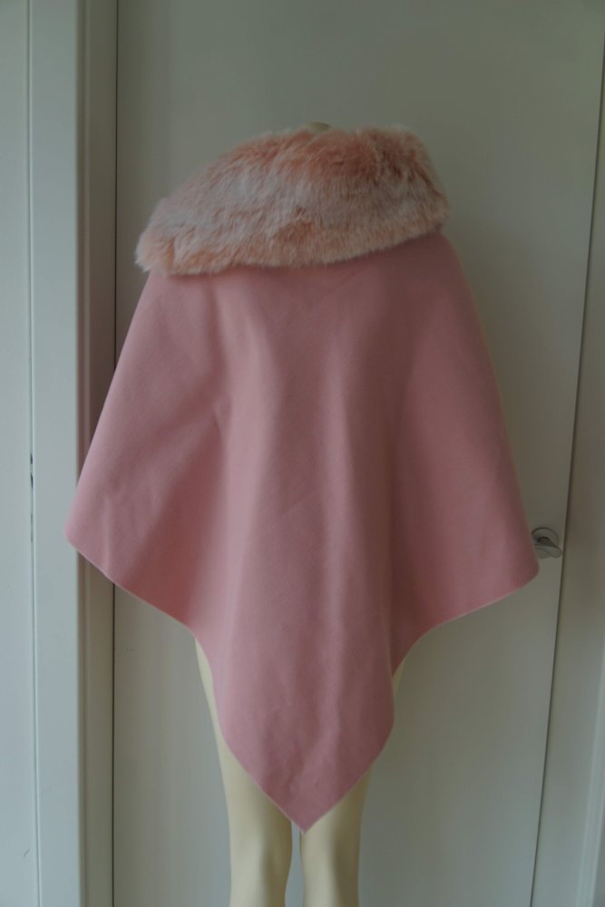 Winter! Hochwertiges neues Cape/Ponco von Alyra Paris, Gr. 36