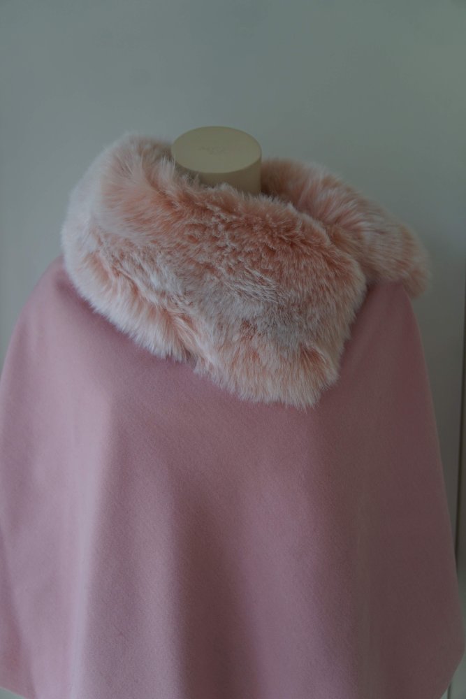 Winter! Hochwertiges neues Cape/Ponco von Alyra Paris, Gr. 36