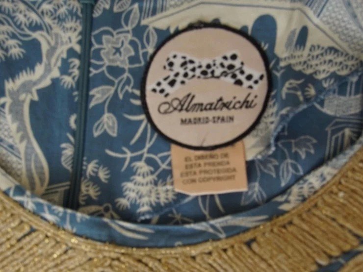 Weihnachten! Ungetragenes, sehr hochwertiges Kleid mit Barockmuster von Almatrichi, Gr. 36