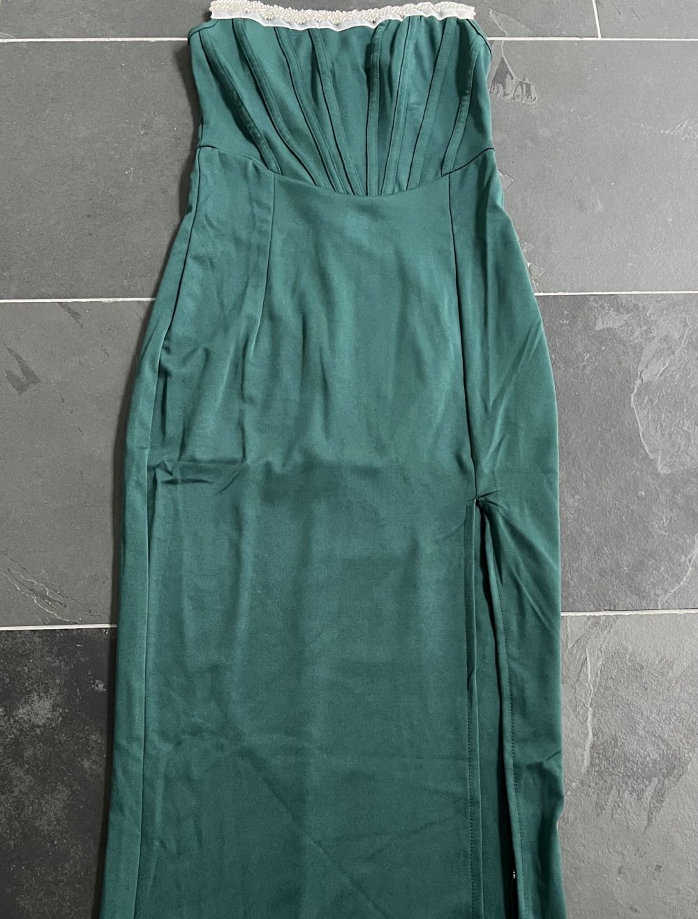 Tube Kleid mit Schlitz