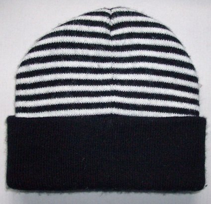 DFB Deutscher Fussball-Bund Kinder Strick Mütze Beanie in Größe 1 (2 bis 6 Jahre), mit „Deutscher Fussball-Bund“-Logo u. 2 fußballspielenden Teddybären vorn, schwarz/weiß