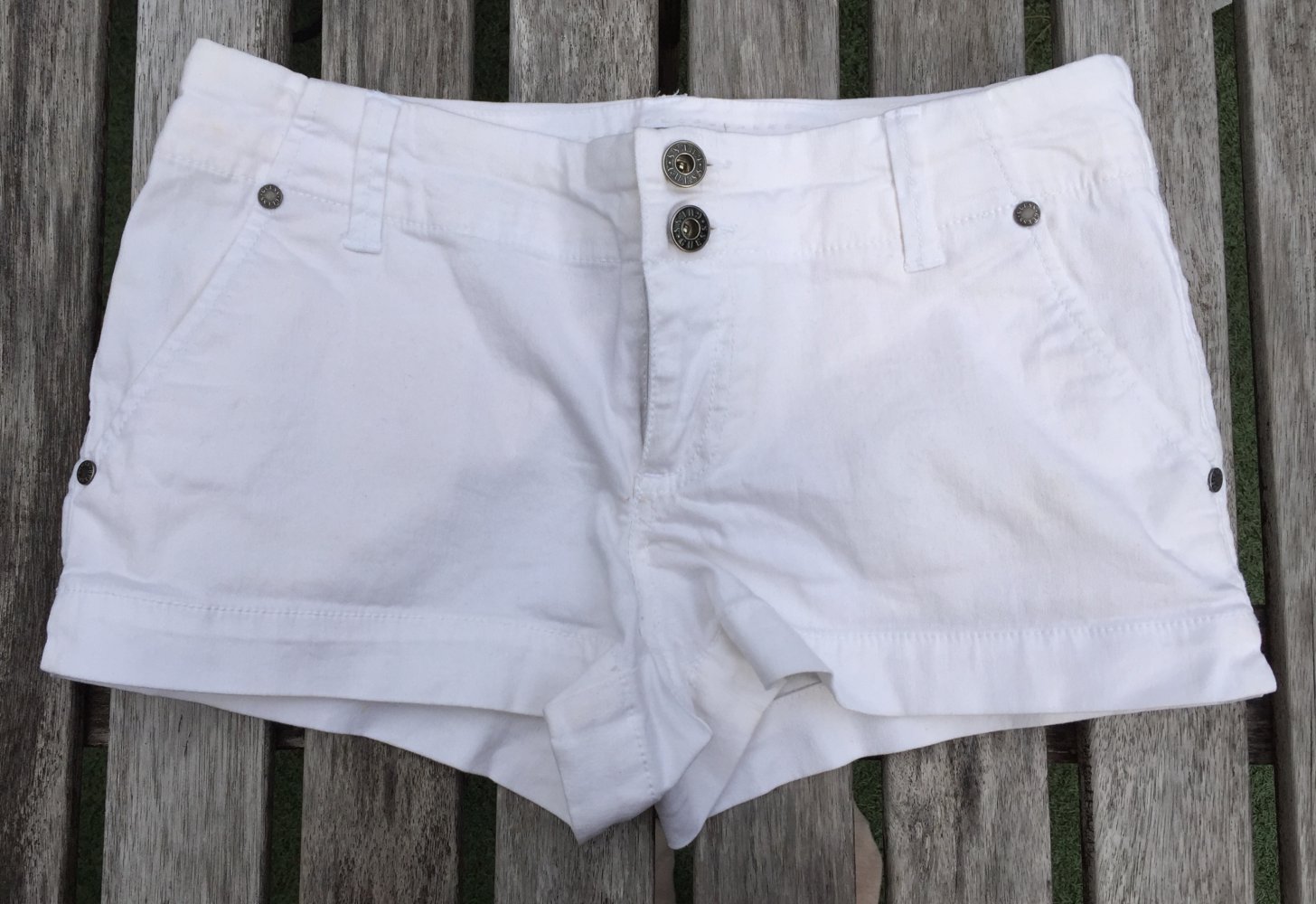 GUESS Shorts HOTPANTS weiß Gr. 27
