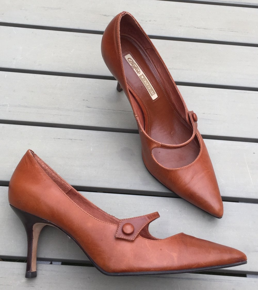 BUFFALO Pumps Riemchen braun Gr. 41