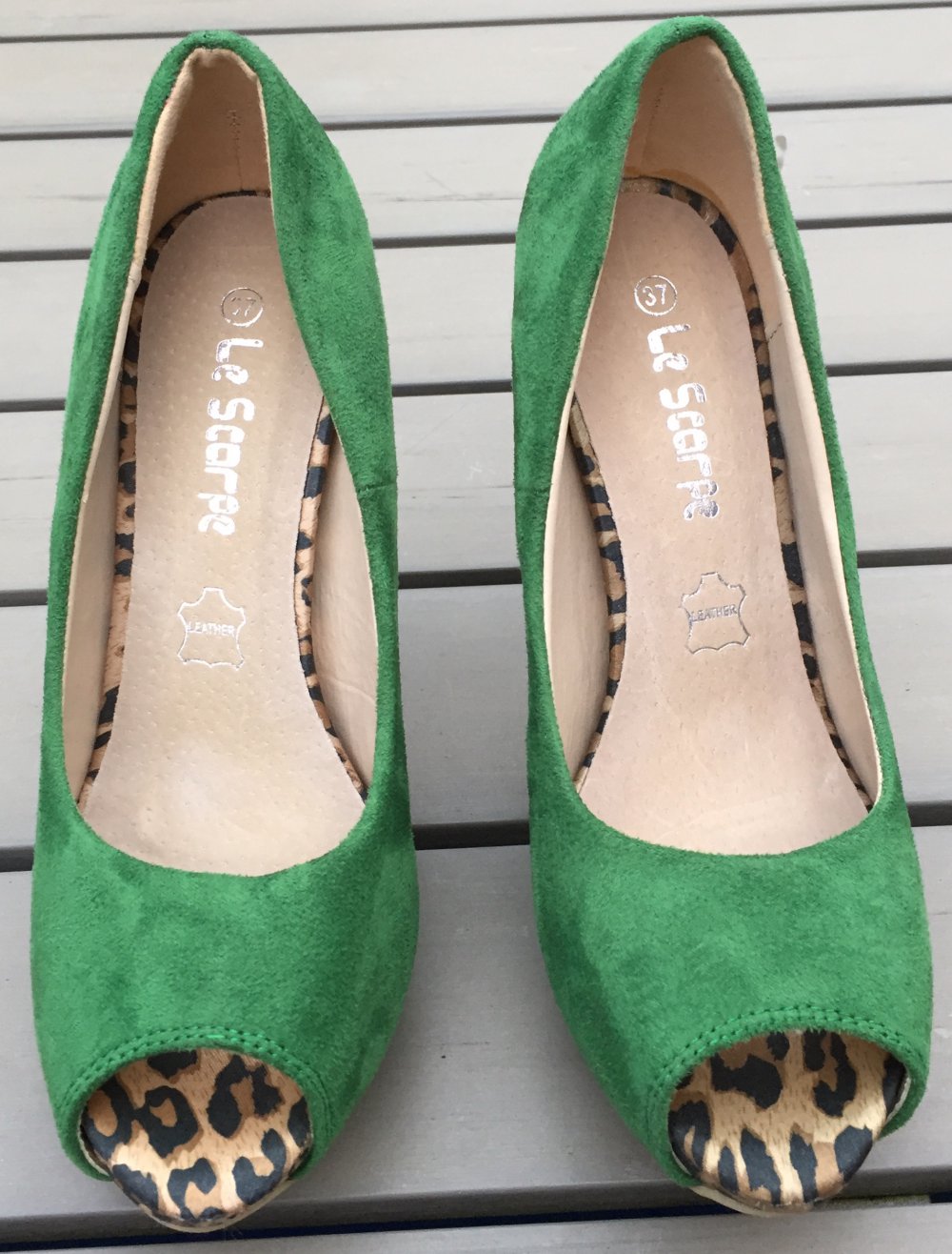 NEU: Plateau PUMPS Le Scarpe PEEP TOES grün/leo Gr. 37