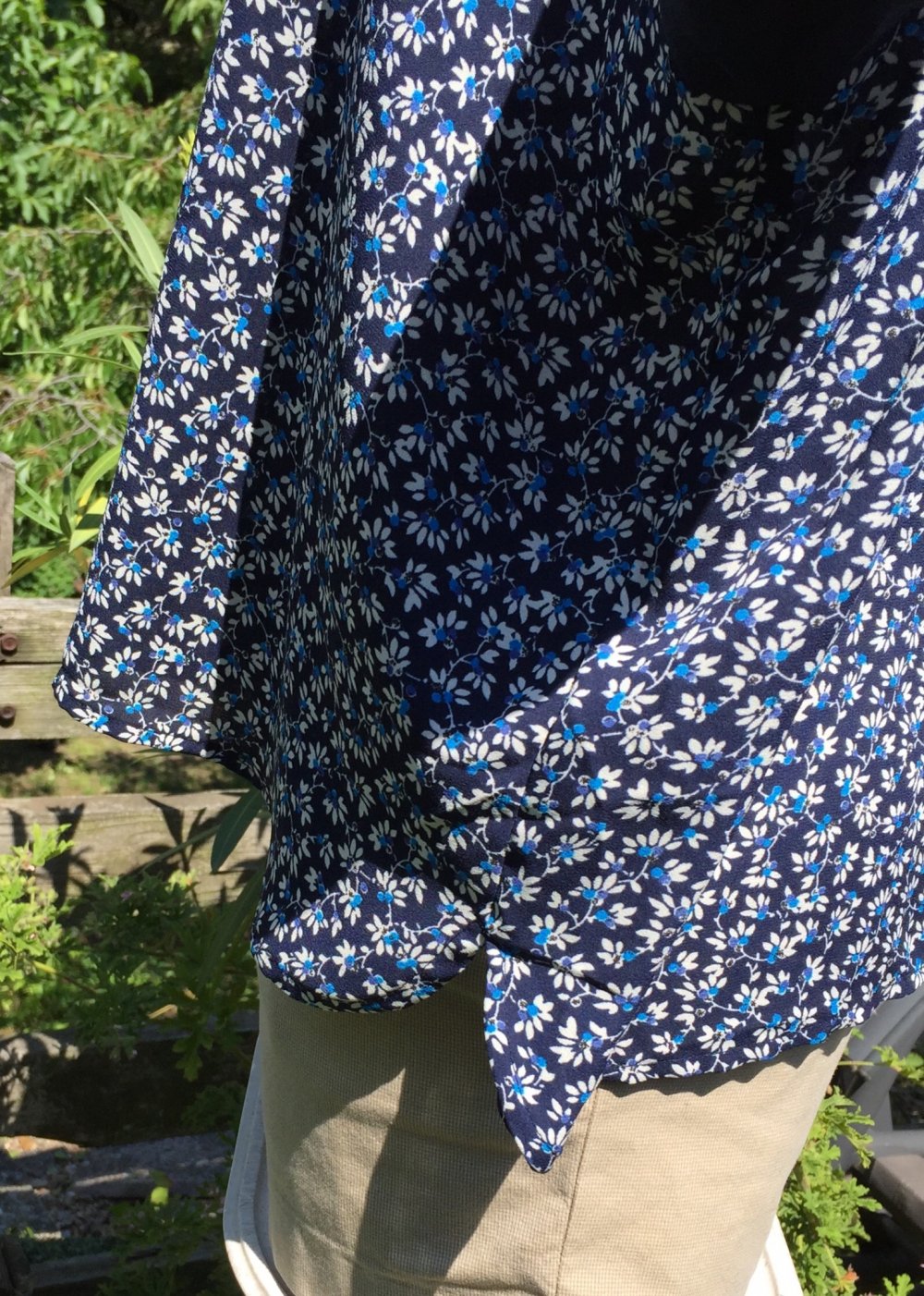 NEU: H&M Blusenshirt SCHLUSE Mille Fleur Gr. 46