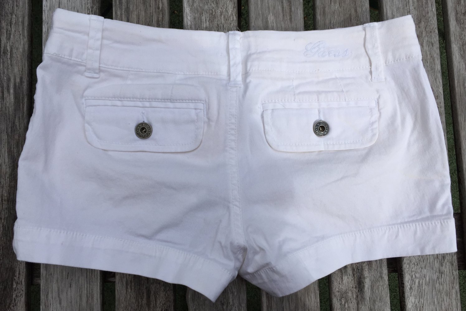 GUESS Shorts HOTPANTS weiß Gr. 27