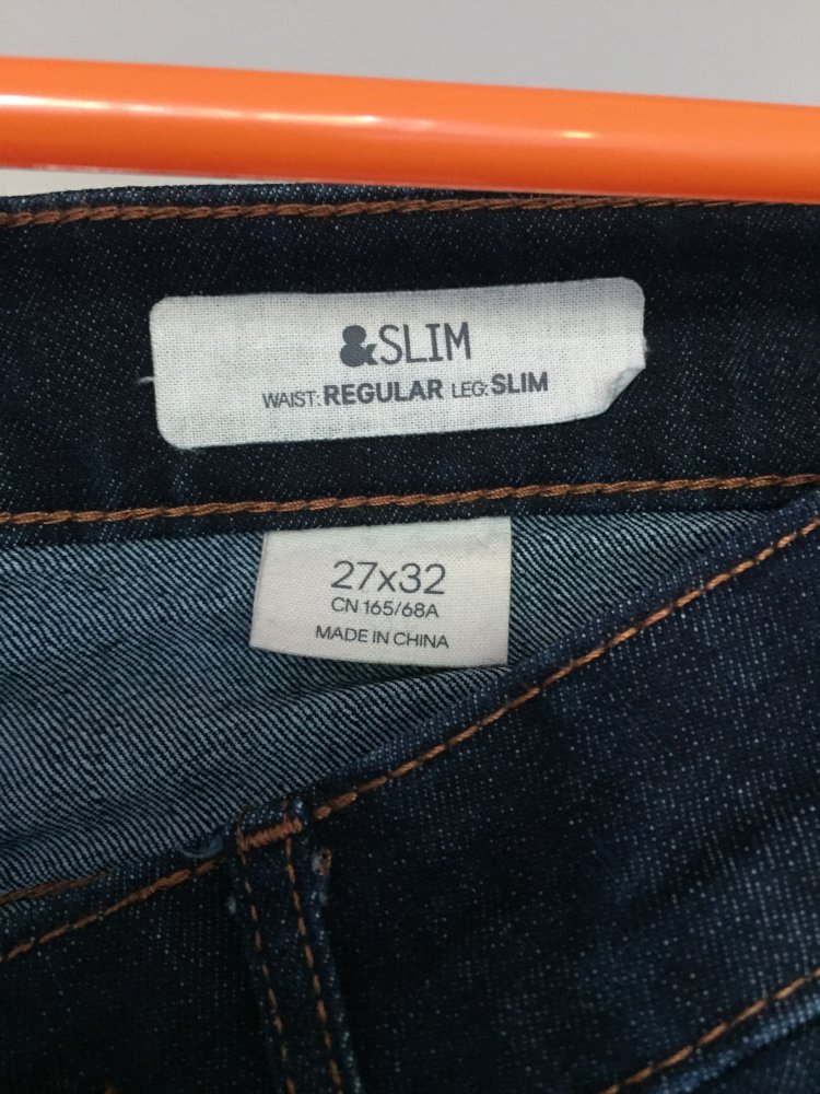 Slim Jeans kaum getragen!