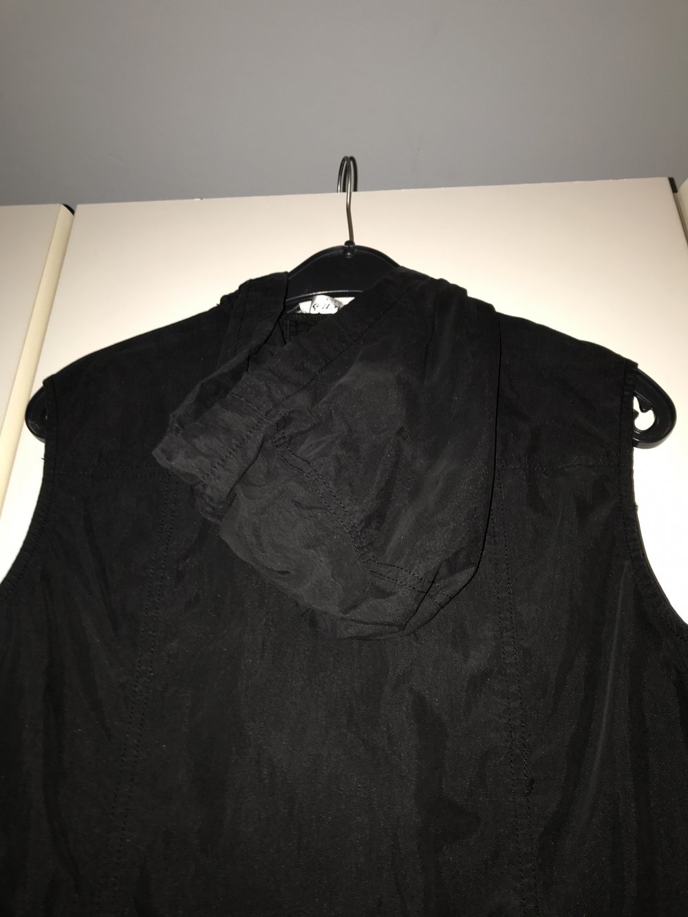  Longweste 86 cm mit Kapuze - schwarz - Grösse 40/M - A-Linie - stabiler Stoff - selten getragen -  2 Eingrifftaschen - 2 Brusttaschen 