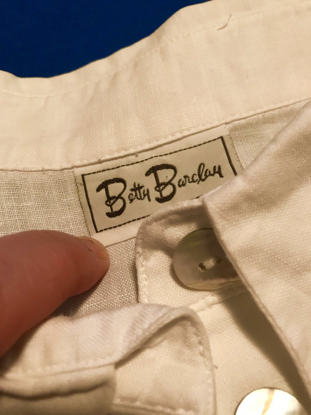 Trachtenbluse weiss/bestickt Leinen - Betty Barclay– Grösse 44/46 – ungetragen