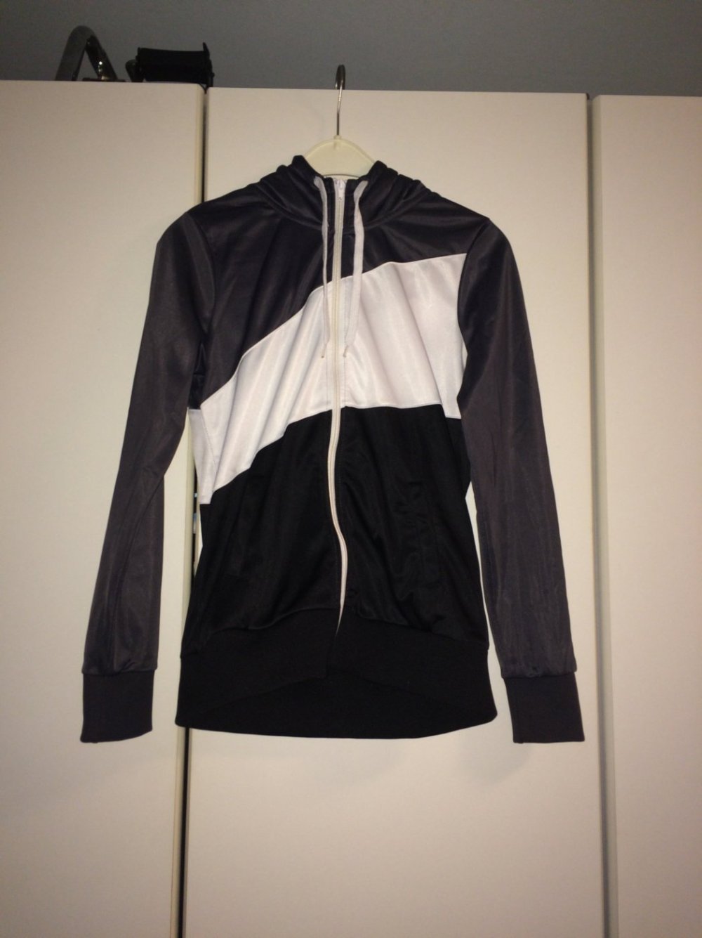 H&M Sportjacke schwarz/grau/weiss Grösse 38