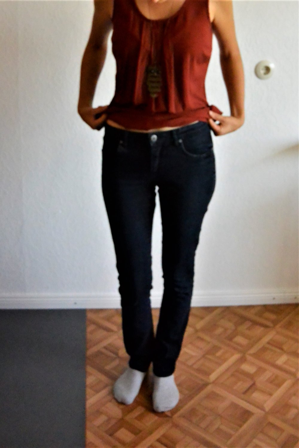 Dunkelblaue Röhrenjeans Slim Fit 29/34