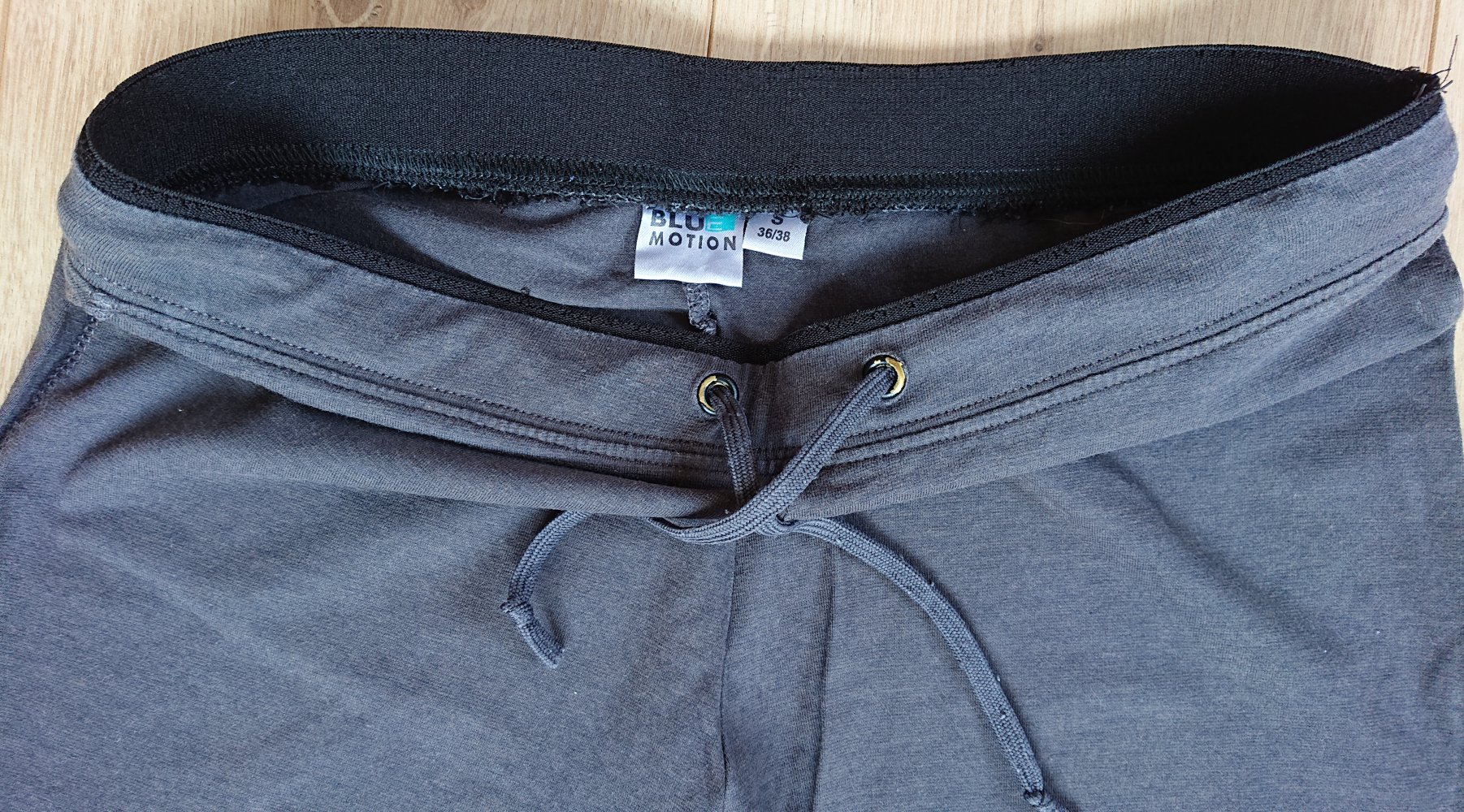 Dreiviertel Yoga Hose grau