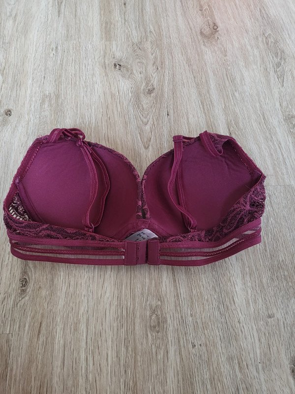 Neuer Push-Up BH mit Spitze Gr. 80C