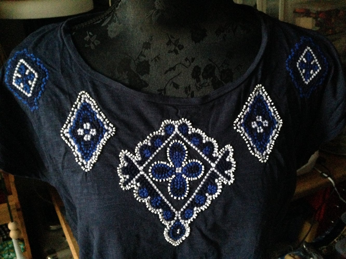 Besticktes T- shirt