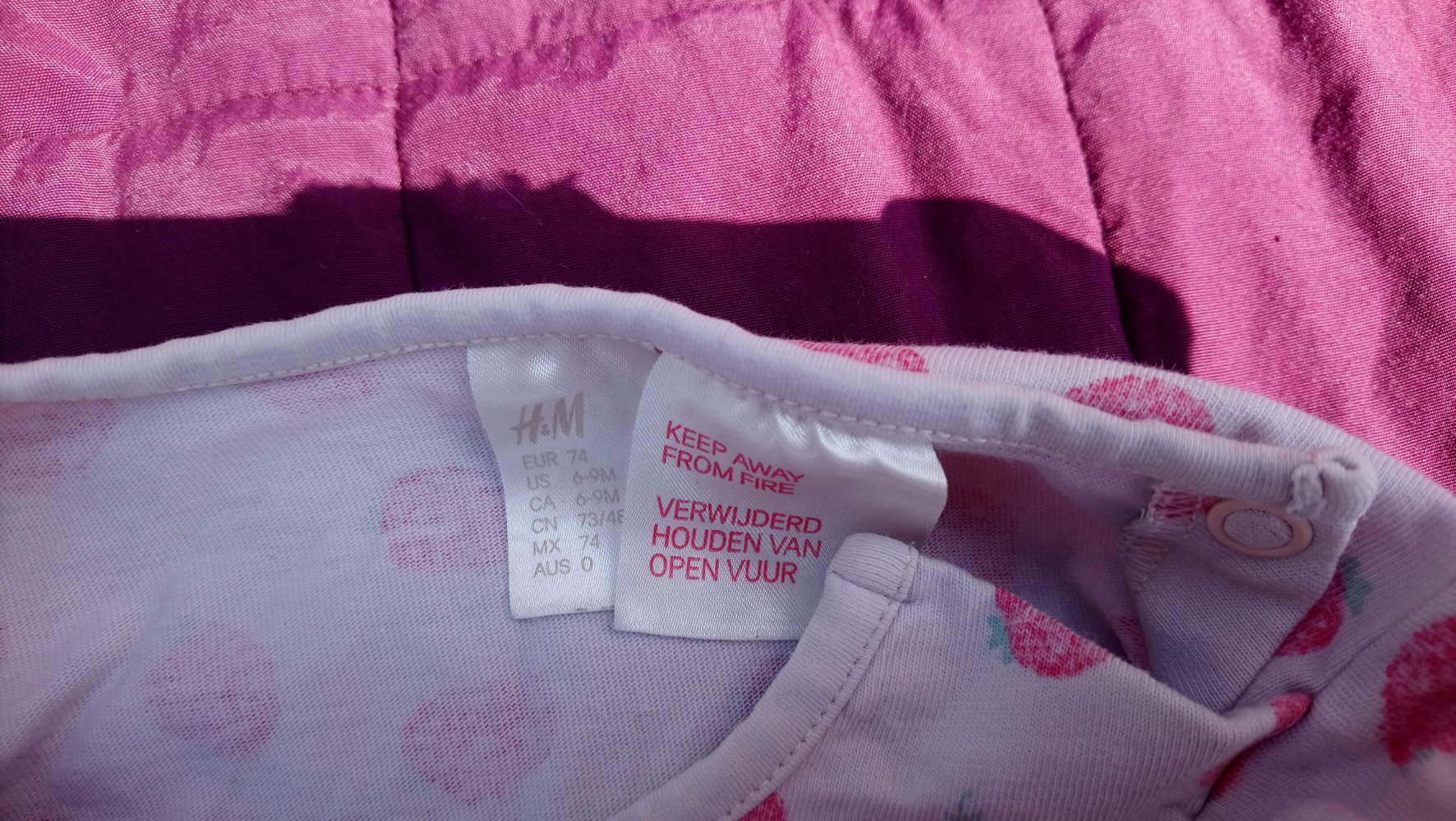 Einteiler Erdbeere H&M 74 rosa Spieler