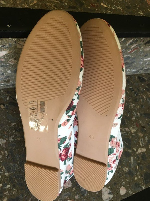 Blümchen Ballerinas aus Stoff von H&M