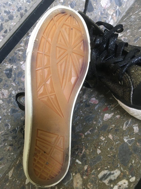 Sneakers High in black/gold