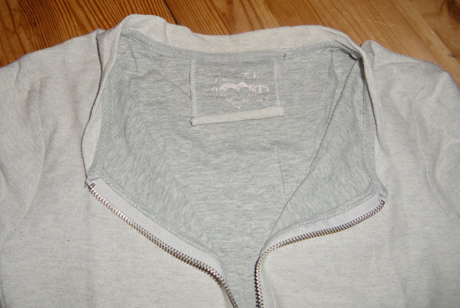 Jette- schöne Sweatjacke gr.152