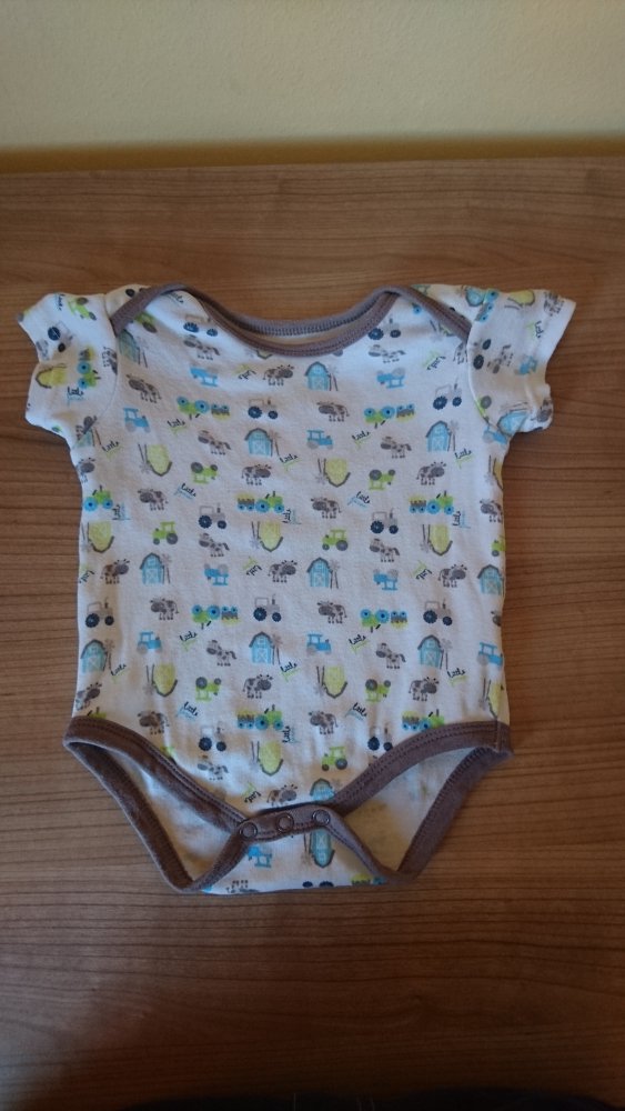 schöner Kurzarmbody in Gr. 68 von Cool Club 